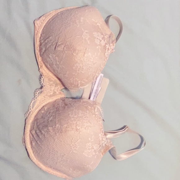 Victoria’s Secret Plunge Bra  lace lined. Nude color. EUC - Picture 1 of 7
